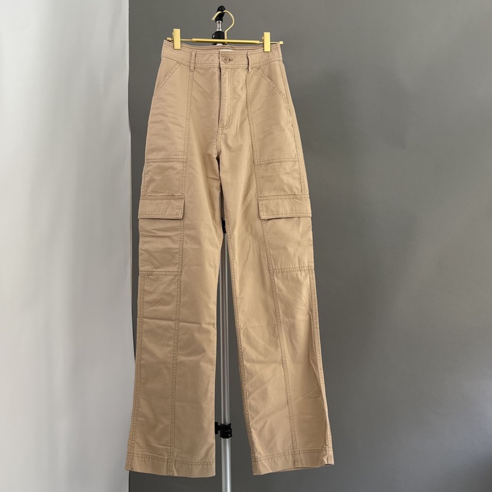 ABERCROMBIE & FITCH beige Fitted Cargos Size
27 Long